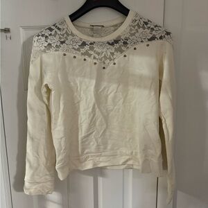 Cream lace detail jumper 

#lace #deals #fall #halloween #sale